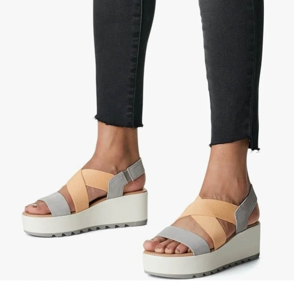 Sorel Women’s Size 8 Cameron Flatform Chrome Grey Chalk Slingback Sandals